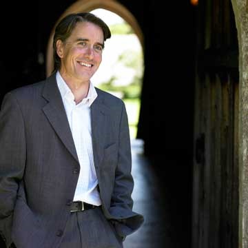 Trustee Expert Vaughan Lindsay