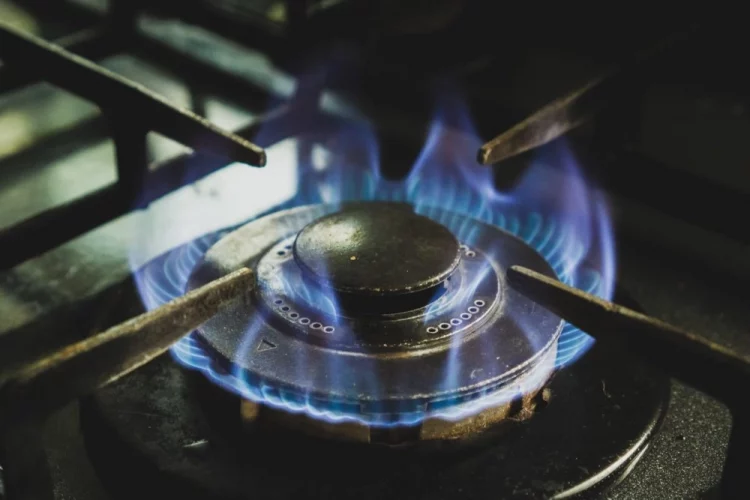 lit gas stove